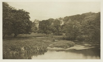 ハドンホール、草原から 作： Peter Henry Emerson