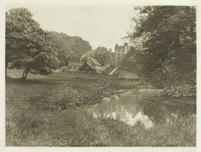 ハドンホールとホームステッド、川から 作： Peter Henry Emerson