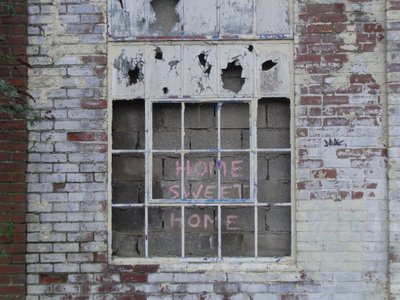 NEWCASTLE HOME-SWEET-HOME、2016、（写真） 作： Peter McClure