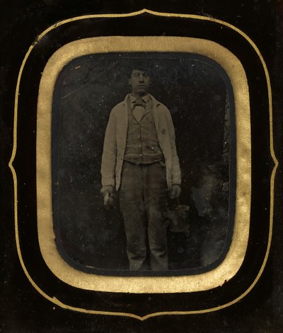 バケツと絵筆を持った男性、1850 年代後半から 60 年代。 作： Peter Ralston