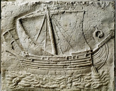 フェニキア美術：商船を表す石棺の浅浮彫り - レバノンのシドン（サイドーン）の古い港から - パリ、ルーヴル美術館 - フェニキアの商船 - シドン（レバノン）で発見された石棺のレリーフ詳細 - ルーヴル美術館、パリ 作： Phoenician Phoenician