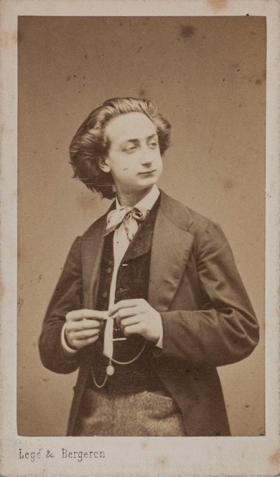 ヴァイオリン奏者で作曲家のアンリ・ケッテンの肖像画（1848～1883年）。 作： Photo studio Legé and Bergeron.