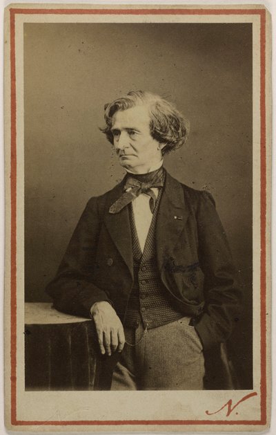 作曲家ヘクター・ベルリオーズの肖像、1803～1869年、1860年頃。 作： Photo studio Nadar.