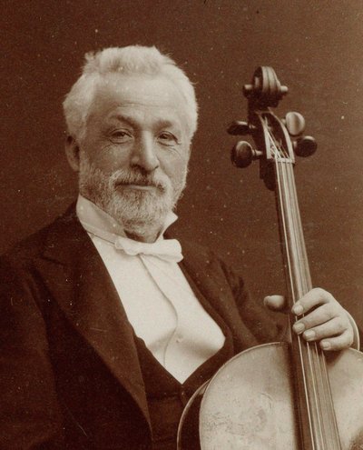 作曲家でチェロ奏者のガエターノ・ブラガの肖像 1829-1907年、c. 1875年。 作： Photo studio Nadar.