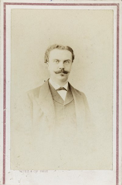 ガイ・ド・モーパッサンの肖像、c。 1880年。 作： Photo studio Witz and Cie.