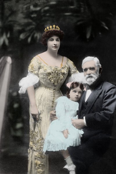 オーストラリアの歌手ネリー(Nelly) メルバ(1861-1931)と彼女の父親、そして身元不明の少女。メルボルン 20世紀初頭 写真 作： Photographer Australian