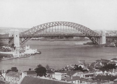 シドニーハーバーブリッジ（モノクロ写真 作： Photographer Australian