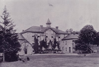 カナダShingwauk and Wawanosh Home (モノクロ写真) 作： Photographer Canadian