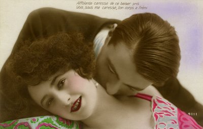 女性の首筋に情熱的なキスをするフランス人男性 作： Photographer French