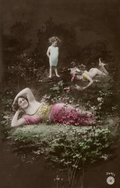 川辺の家族（カラー写真 作： Photographer German