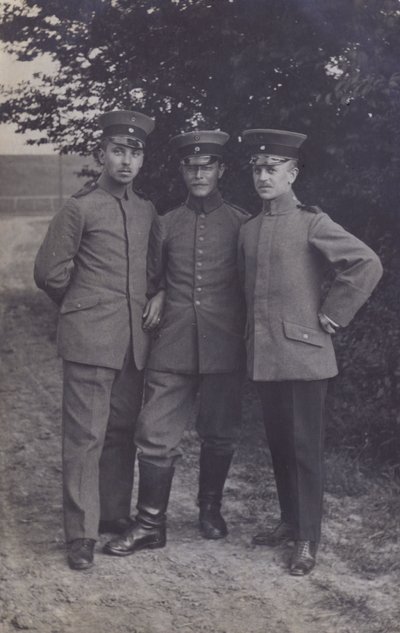 3人のドイツ軍兵士のグループ（モノクロ写真 作： Photographer German