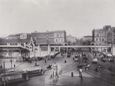 ハレシュ・トー 高架鉄道駅のある風景（モノクロ写真 作： Photographer German