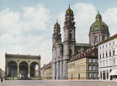 ミュンヘン/Munich: Theatinerkirche U Feldherrnhalle (photo) 作： Photographer German