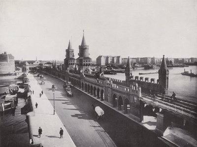Oberbaum-BruckeとHochbahn(白黒写真) 作： Photographer German