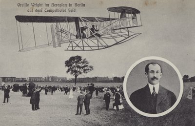 ベルリンのテメルホフ飛行場で飛行機を飛ばすオービル・ライト（モノクロ写真 作： Photographer German