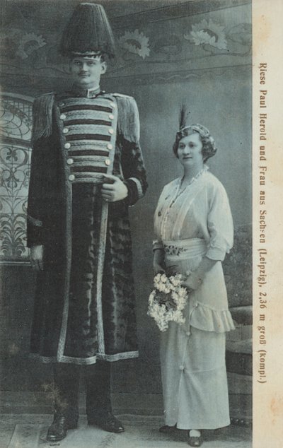 ドイツの巨人、ポール・ヘロルドとその妻（モノクロ写真 作： Photographer German
