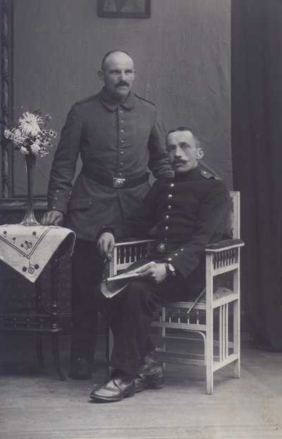 2人のドイツ兵の肖像（モノクロ写真 作： Photographer German