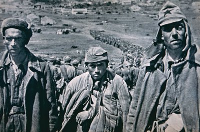 ドイツ軍に捕らえられたロシア人捕虜 作： Photographer German