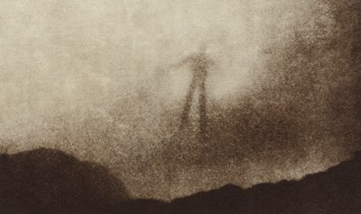 初めて撮影されたドイツ・ハルツ山地のブロッケンの妖怪（モノクロ写真 作： Photographer German