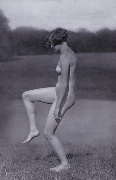 美しい身体、女性のための身体文化（モノクロ写真 作： Photographer German