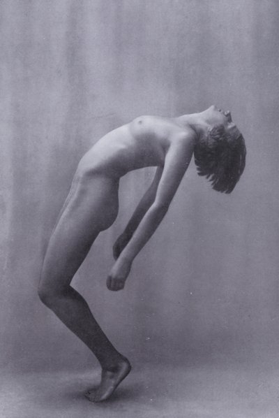 美しい身体、女性のための身体文化（モノクロ写真 作： Photographer German