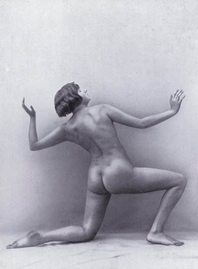 美しい身体、女性のための身体文化（モノクロ写真 作： Photographer German
