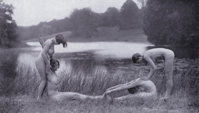 美しい身体、女性のための身体文化（モノクロ写真 作： Photographer German