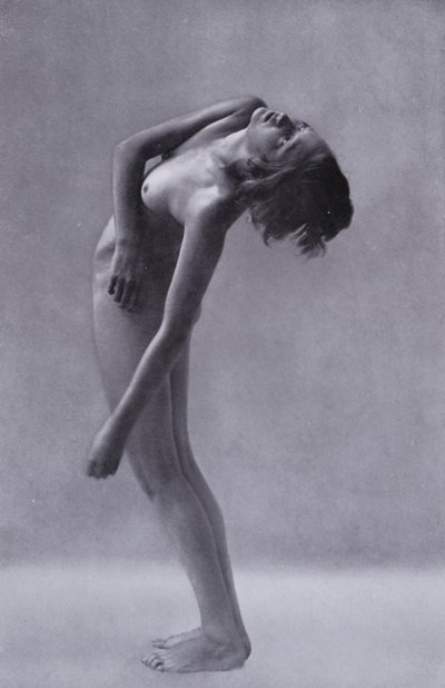 美しい身体、女性のための身体文化（モノクロ写真 作： Photographer German