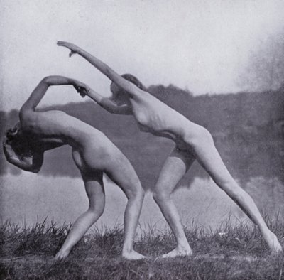 美しい身体、女性のための身体文化（モノクロ写真 作： Photographer German