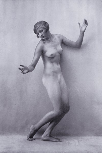 美しい身体、女性のための身体文化（モノクロ写真 作： Photographer German