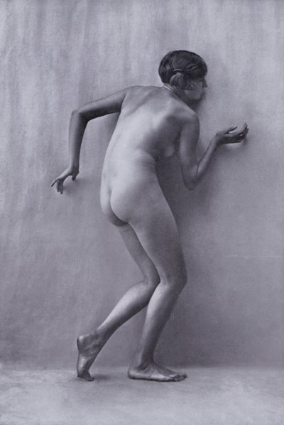 美しい身体、女性のための身体文化（モノクロ写真 作： Photographer German