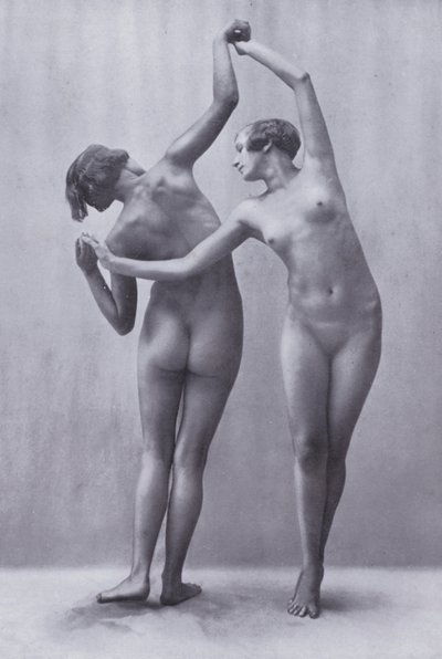 美しい身体、女性のための身体文化（モノクロ写真 作： Photographer German
