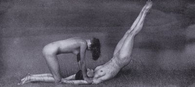 美しい身体、女性のための身体文化（モノクロ写真 作： Photographer German