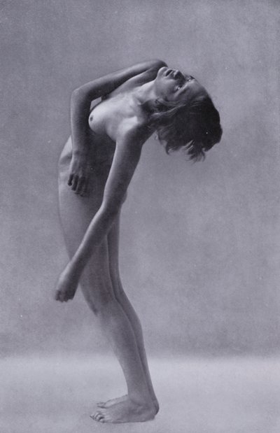 美しい身体、女性のための身体文化（モノクロ写真 作： Photographer German