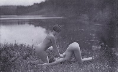 美しい身体、女性のための身体文化（モノクロ写真 作： Photographer German