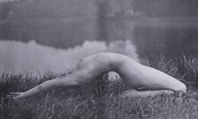 美しい身体、女性のための身体文化（モノクロ写真 作： Photographer German