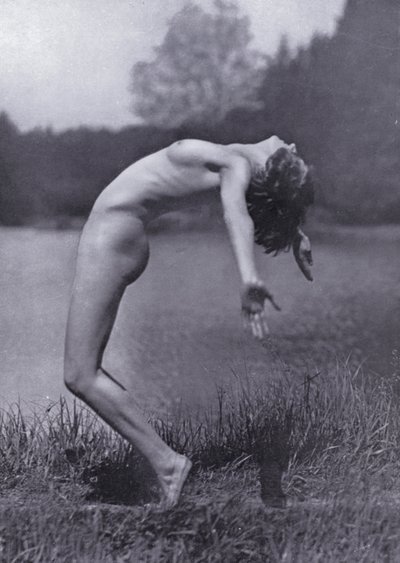 美しい身体、女性のための身体文化（モノクロ写真 作： Photographer German