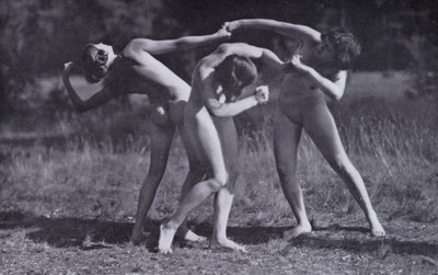 美しい身体、女性のための身体文化（モノクロ写真 作： Photographer German