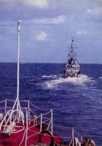 バルチック赤旗艦隊、ポーランド海軍とともに、国家人民軍の人民海軍 ....(カラー写真) 作： Photographer German