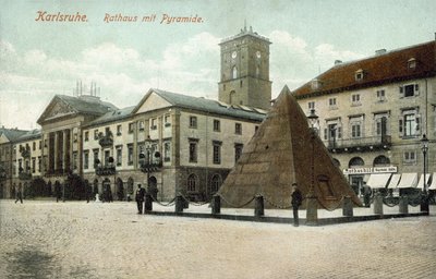 ドイツ・カールスルーエ市の市庁舎とピラミッド（カラー写真 作： Photographer German