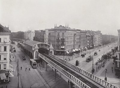 Wiener Strasse 高架鉄道駅（モノクロ写真）付き 作： Photographer German