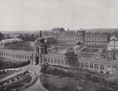 ツヴィンガー、全景（モノクロ写真 作： Photographer German