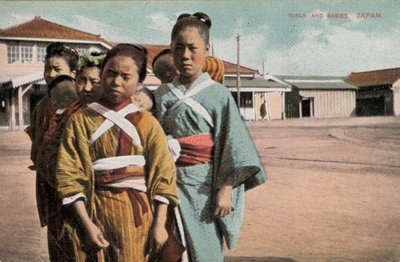 女の子と赤ちゃん、日本（写真 作： Photographer Japanese