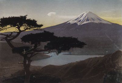 1912年頃の日本。三坂峠からの富士山（写真 作： Photographer Japanese