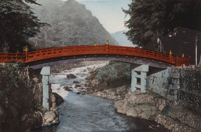 日本、1912年頃。東京の北90マイルにある日光の聖橋（写真 作： Photographer Japanese
