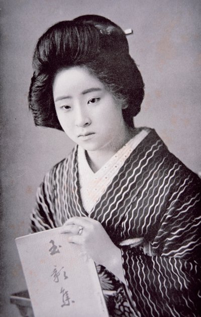 日本の少女、1910年頃（モノクロ写真 作： Photographer Japanese