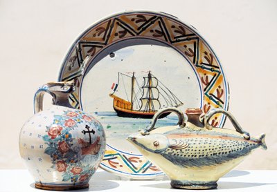 イタリア・カンパニア州ヴィエトリ・スル・マーレのヴィエトリ陶磁美術館で展示されている品々 作： Blaise Nicolas Le Sueur