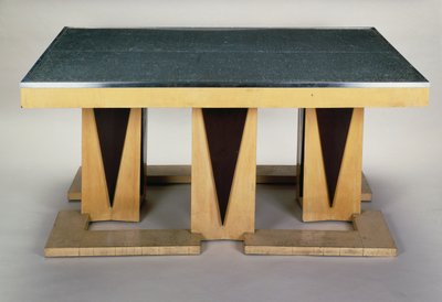 ピエール＝エミール＝レグラン（1889-1929）によるテーブル、ダークラッカー仕上げのシカモア製、アールデコ様式。フランス、20世紀 作： Pierre E. Legrain