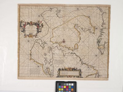 アメリカの北東端の海岸の新しい地図 (オフホワイトの敷紙に手彩色で彫刻) 作： Pieter Goos