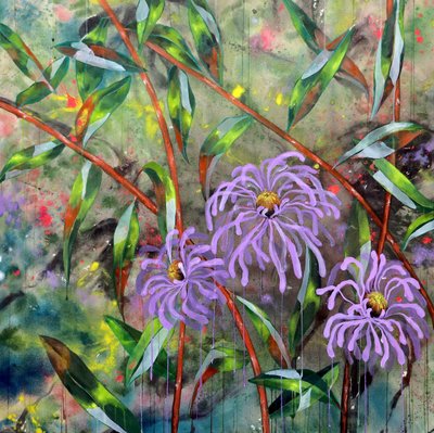 鮮やかな紫色の花が咲き誇る庭 作： Poonam Choudhary